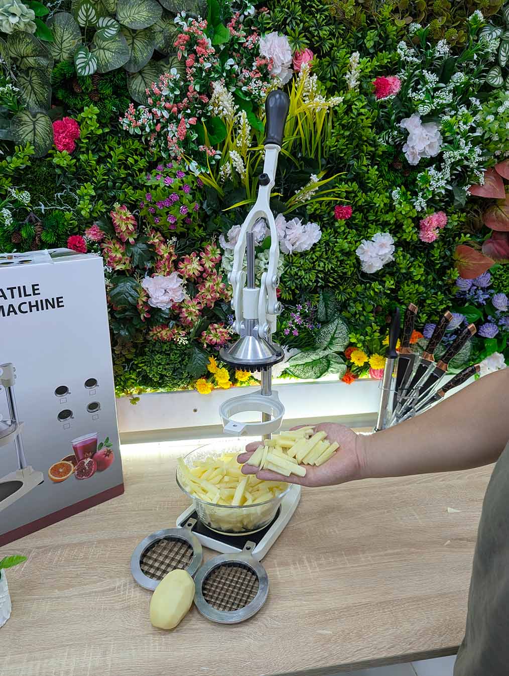 عصارة اليدوية 5 في 1 تعصر و تقطع الخضر و الفواكه بطرق مختلفة و رائعة🍊🍋أصلية حجم كبير PRESSE AGRUME MANUEL